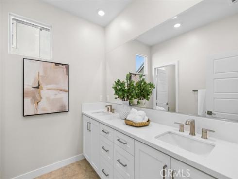410 Chorus , Irvine, CA