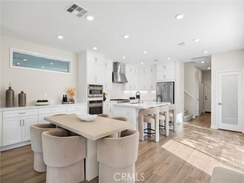 410 Chorus , Irvine, CA