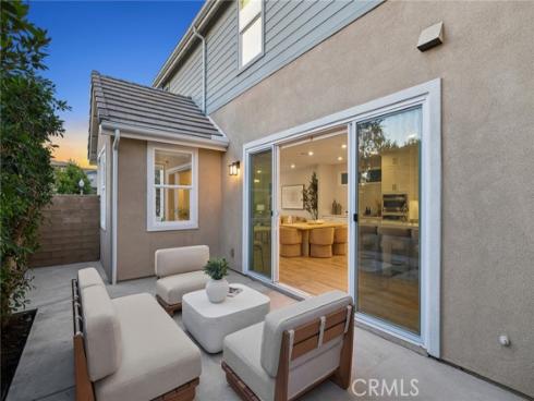 410 Chorus , Irvine, CA