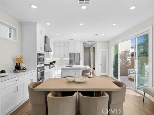 410 Chorus , Irvine, CA