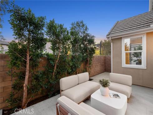 410 Chorus , Irvine, CA