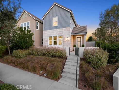 410 Chorus , Irvine, CA