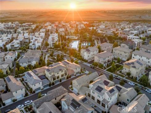 410 Chorus , Irvine, CA