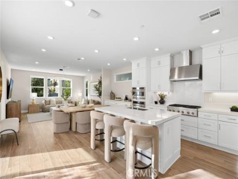 410 Chorus , Irvine, CA