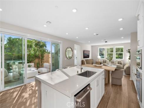 410 Chorus , Irvine, CA