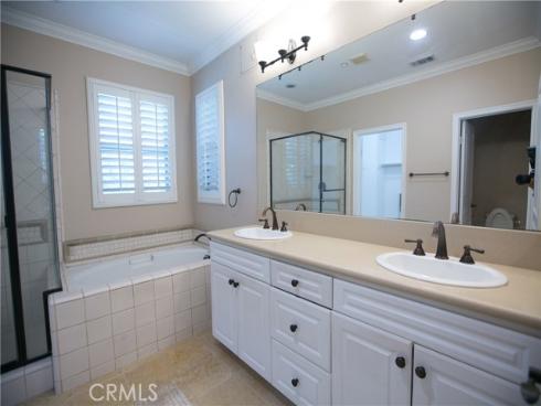129  Chantilly  , Irvine, CA