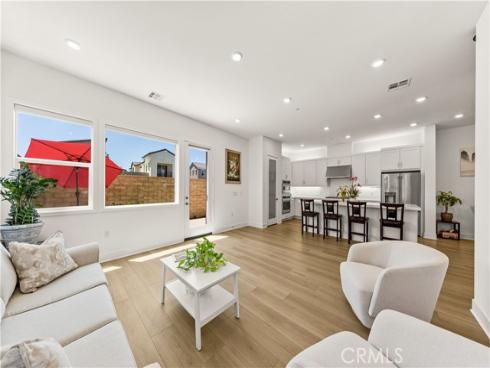 405  Clipper  , Irvine, CA