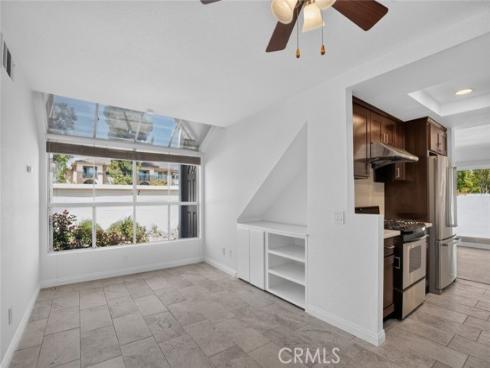 122 Almador , Irvine, CA