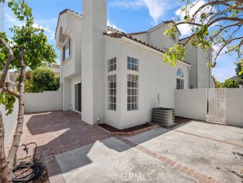 122 Almador , Irvine, CA