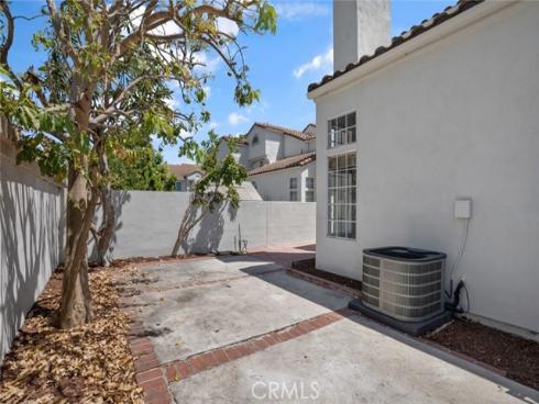 122 Almador , Irvine, CA