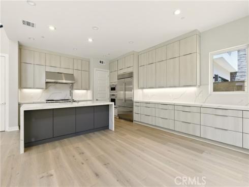 133  Apron  , Irvine, CA