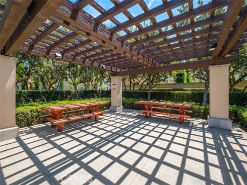 231 Mantle , Irvine, CA