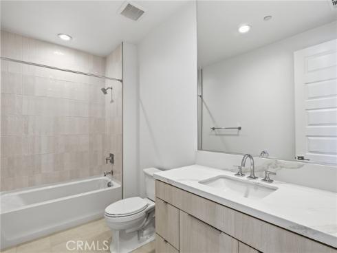 125 Apron , Irvine, CA