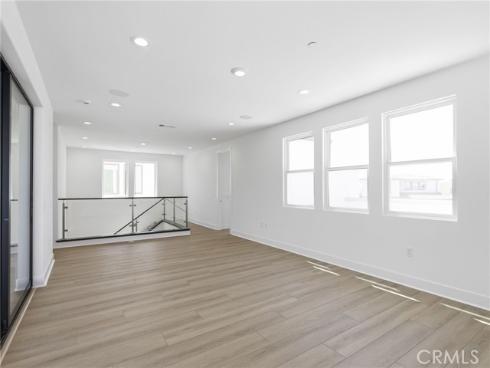 125  Apron  , Irvine, CA