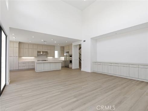 125 Apron , Irvine, CA