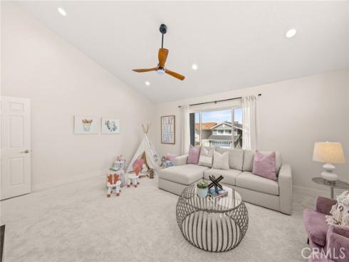 16  Harrisburg  , Irvine, CA