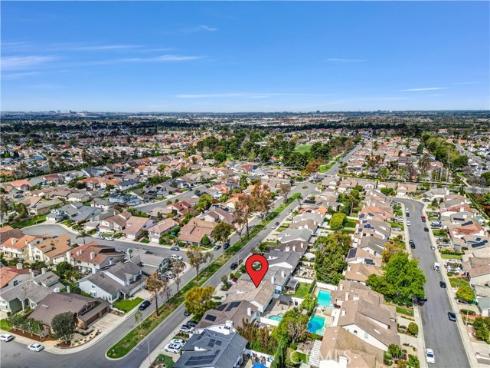 56  Monticello  , Irvine, CA