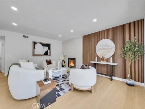 56 Monticello , Irvine, CA