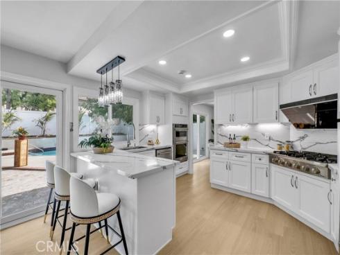 56 Monticello , Irvine, CA