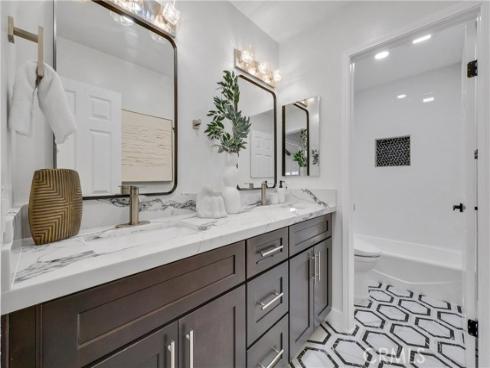 56 Monticello , Irvine, CA