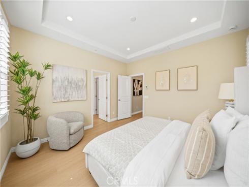 190  Crescent Moon  , Irvine, CA