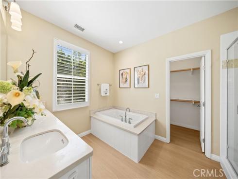 190  Crescent Moon  , Irvine, CA