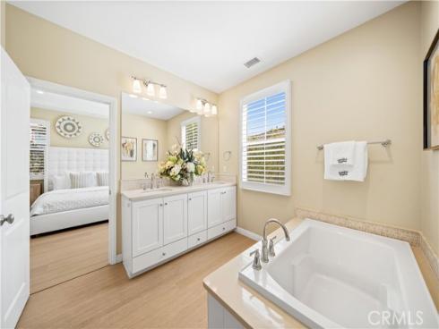 190  Crescent Moon  , Irvine, CA