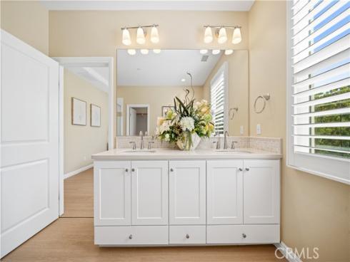 190  Crescent Moon  , Irvine, CA