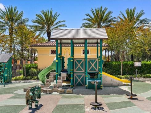190  Crescent Moon  , Irvine, CA
