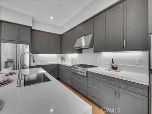 137  Rondo  , Irvine, CA