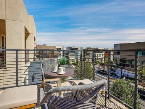 137  Rondo  , Irvine, CA