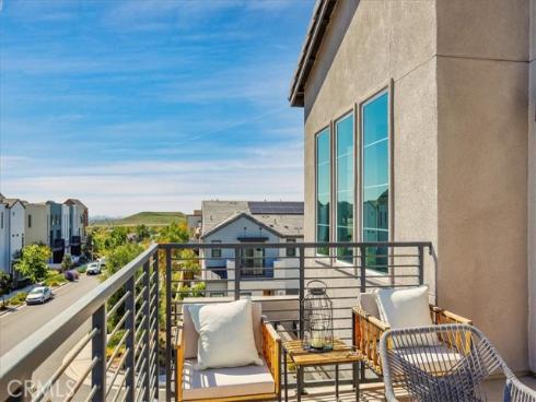 137  Rondo  , Irvine, CA