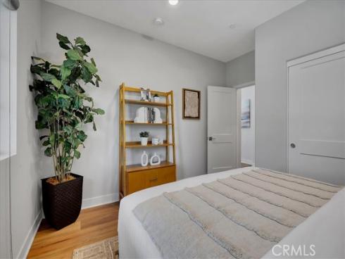 137  Rondo  , Irvine, CA