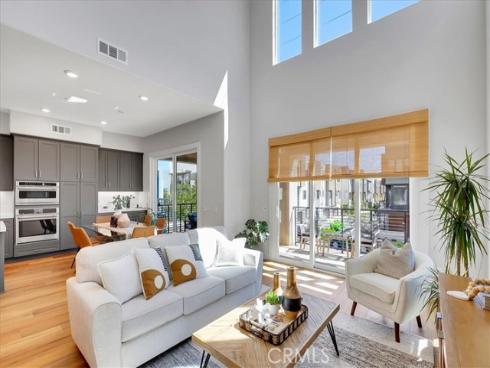 137  Rondo  , Irvine, CA