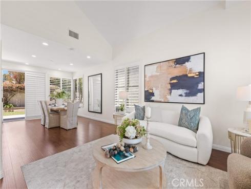 9 Terraza , Irvine, CA