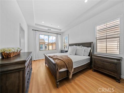 180 Frontier , Irvine, CA