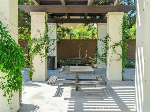 180 Frontier , Irvine, CA