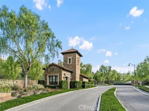 100 Della , Irvine, CA
