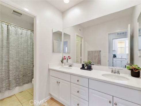 111  Bumblebee  , Irvine, CA