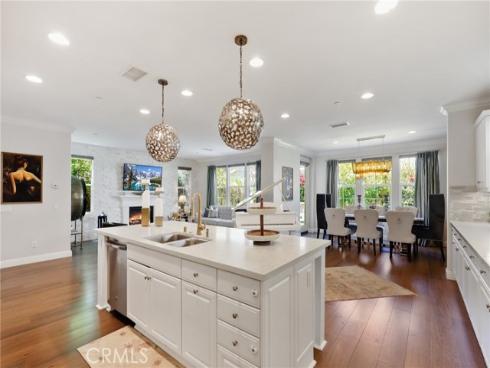 111  Bumblebee  , Irvine, CA