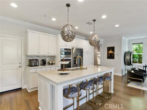111  Bumblebee  , Irvine, CA