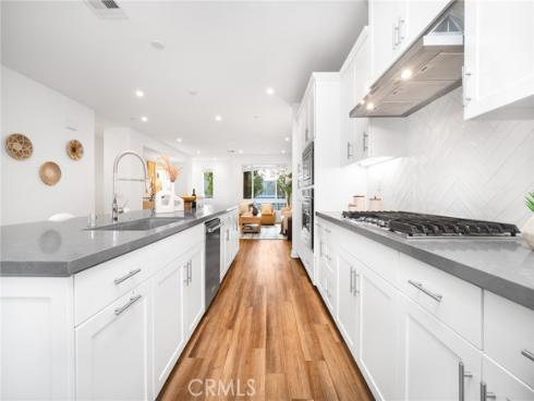 122 Schick , Irvine, CA