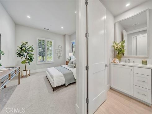207  Pinnacle  , Irvine, CA