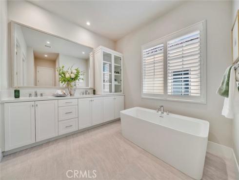 207  Pinnacle  , Irvine, CA