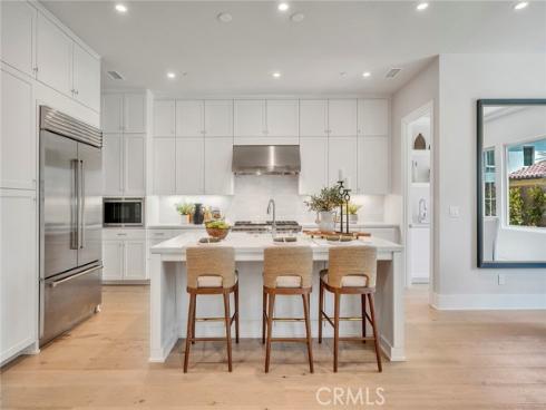 207  Pinnacle  , Irvine, CA