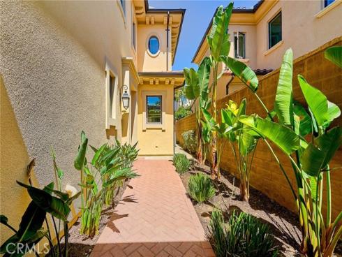 53 Open Range , Irvine, CA