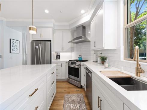 111 Chantilly , Irvine, CA