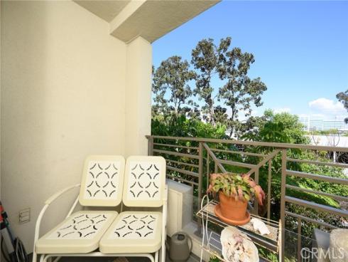 2243  Martin  211 , Irvine, CA