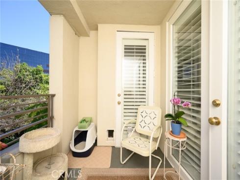 2243  Martin  211 , Irvine, CA