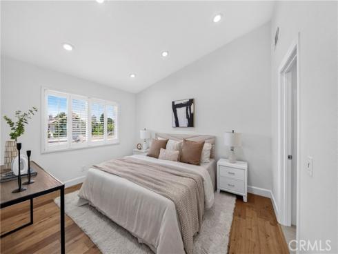 93 Goldenrod , Irvine, CA